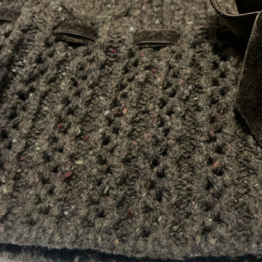 Olive green sweater with velvet tie, size medium - Picture 5 of 7